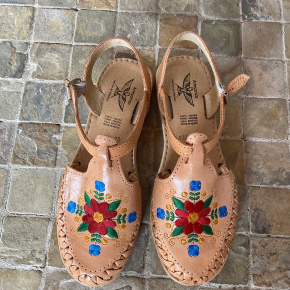 Embroided huarache de dama - Picture 2 of 6